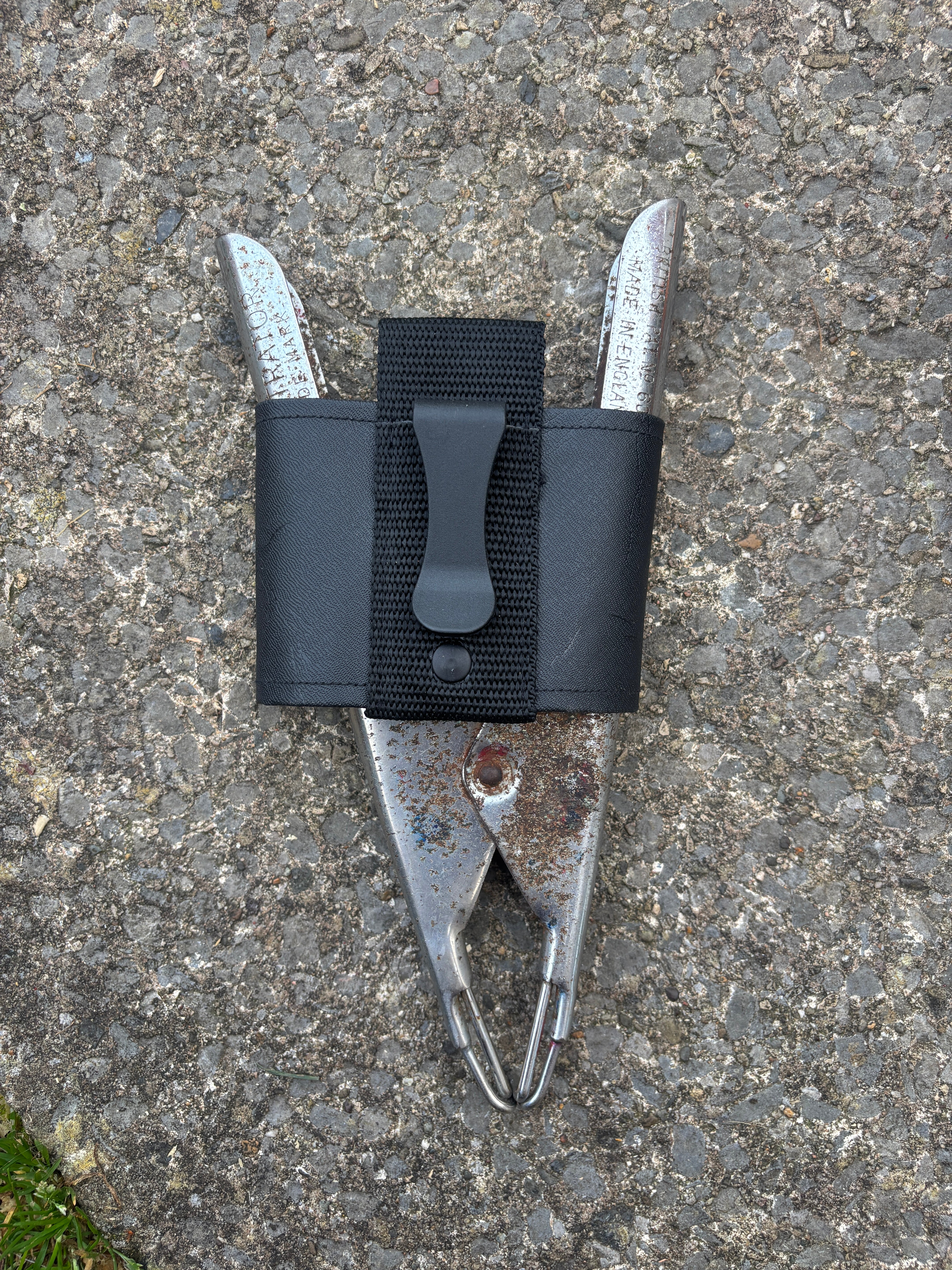 castration ring plier holder holster plastic clip